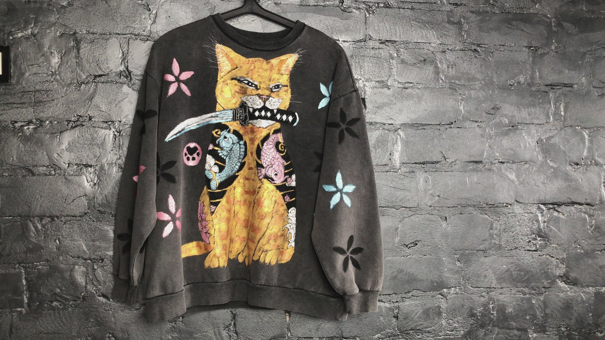 Women's sweatshirt japanese cat