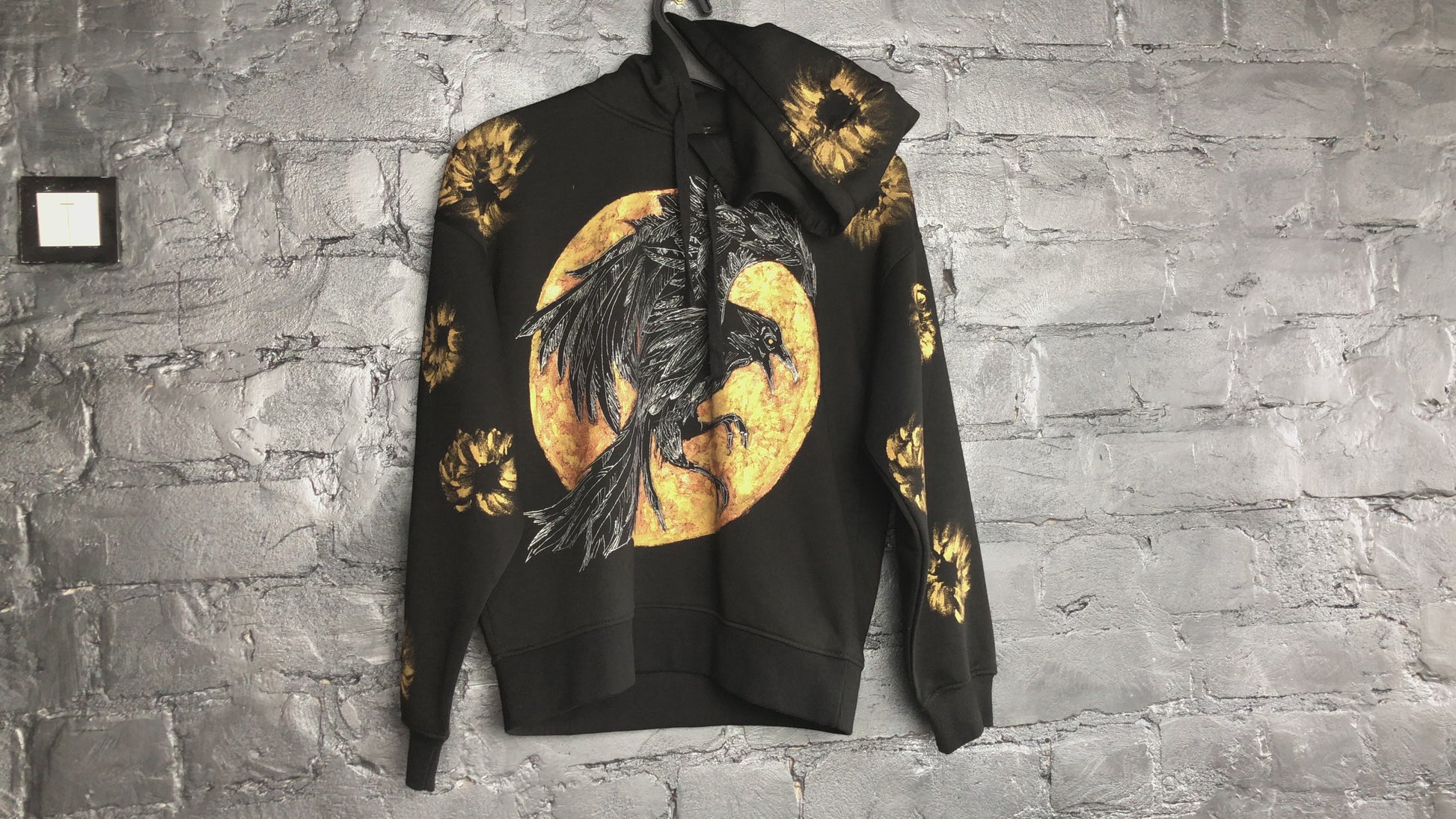 Women's hoodie raven