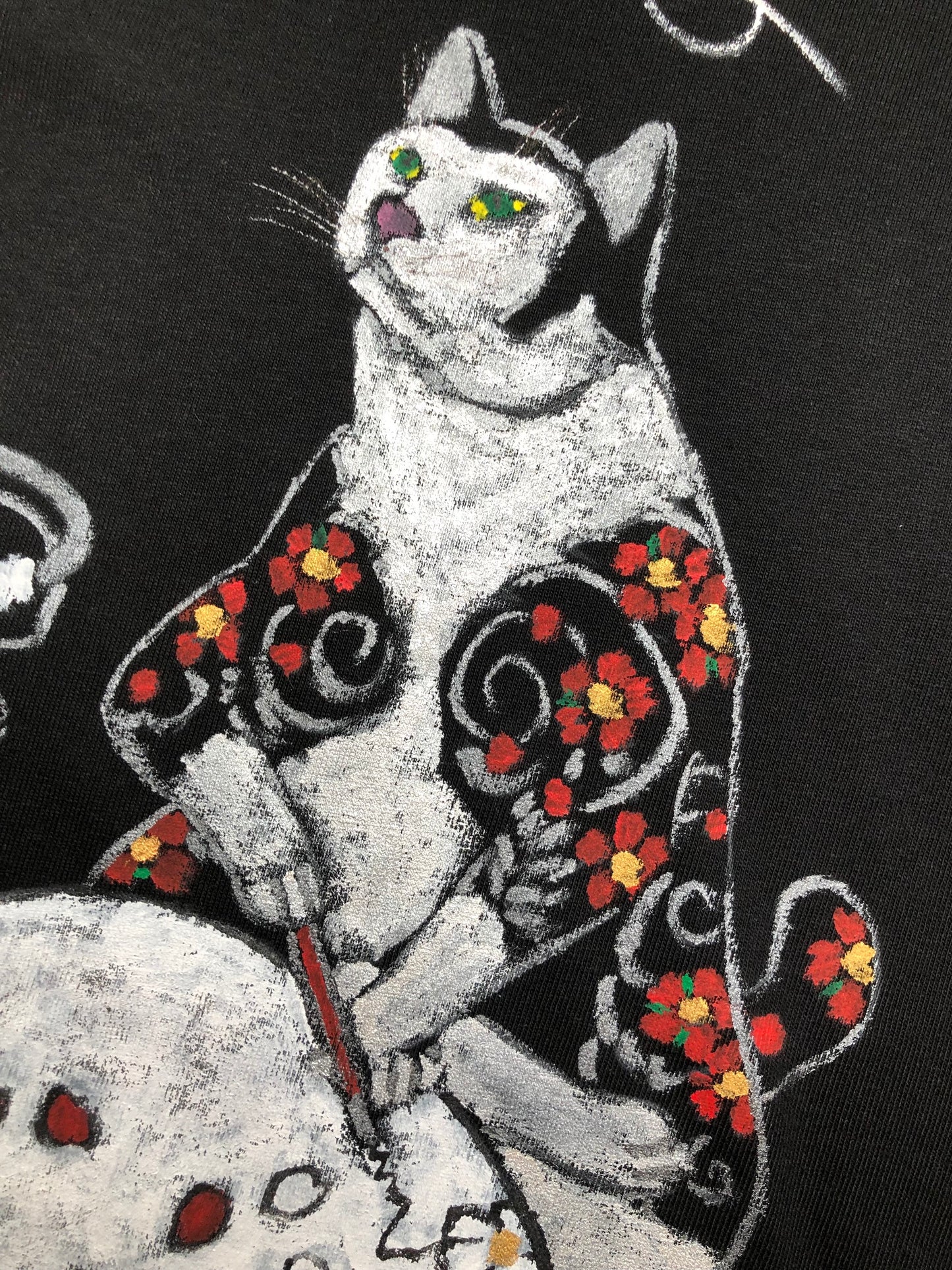 Women's long sleeve t-shirt the cat was distracted by the fly in detail