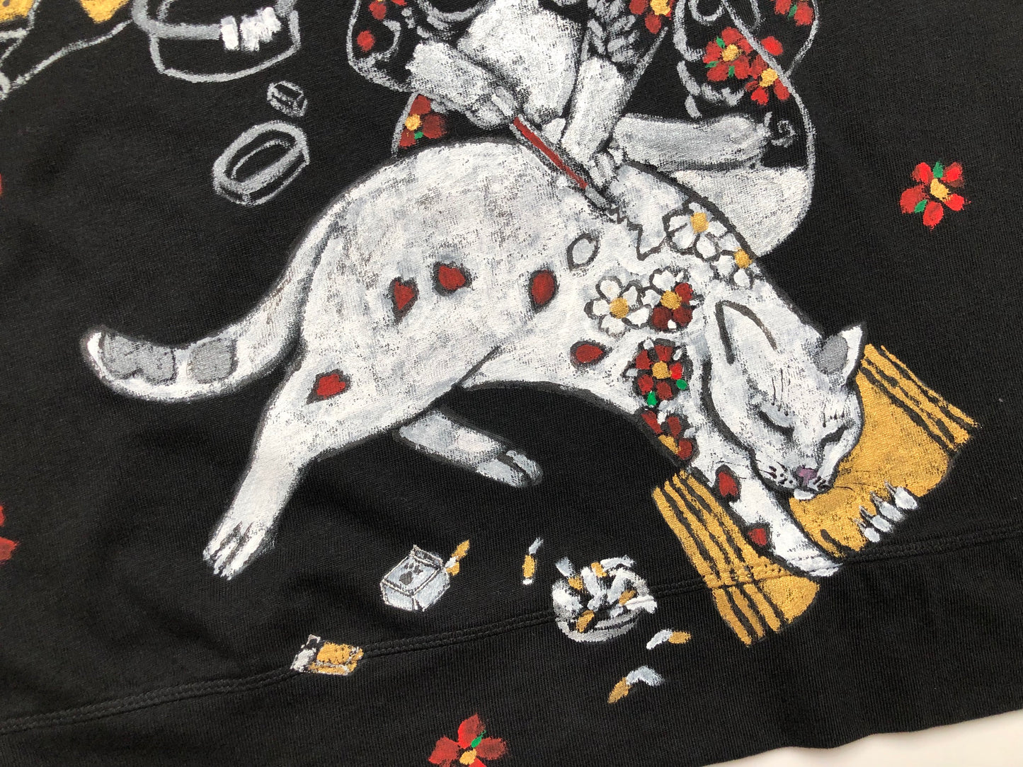 Women's long sleeve t-shirt tattoo on the kitty detail