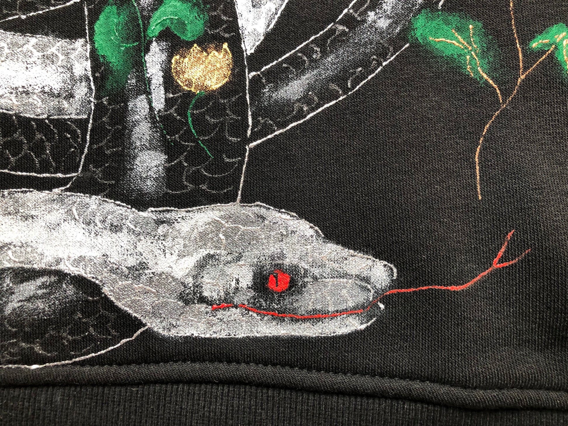 Women's hoodie hand-painted snake head details