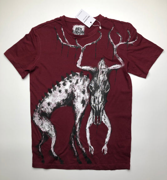 Men's very stylish short sleeve T-shirt in red or even burgundy color with a scary elk pattern