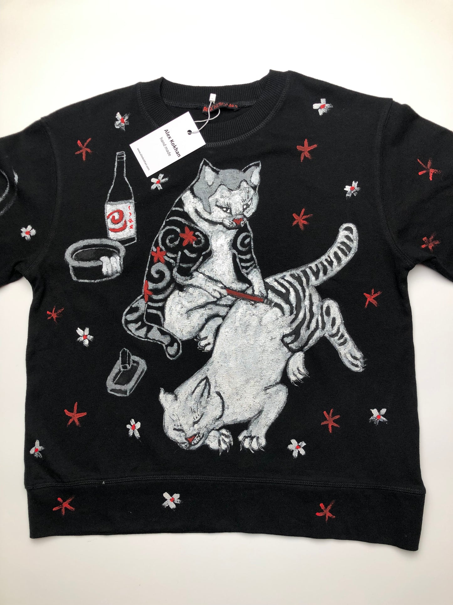 Women's black long sleeve T-shirt cat tattoo