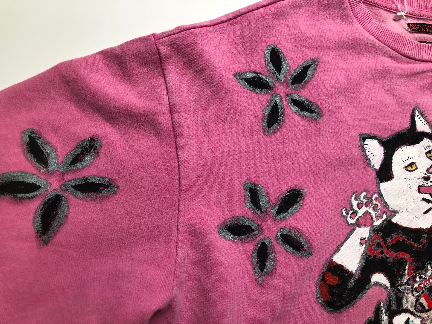 Women's sweatshirt selfie kitties pattern details cats with tattoos