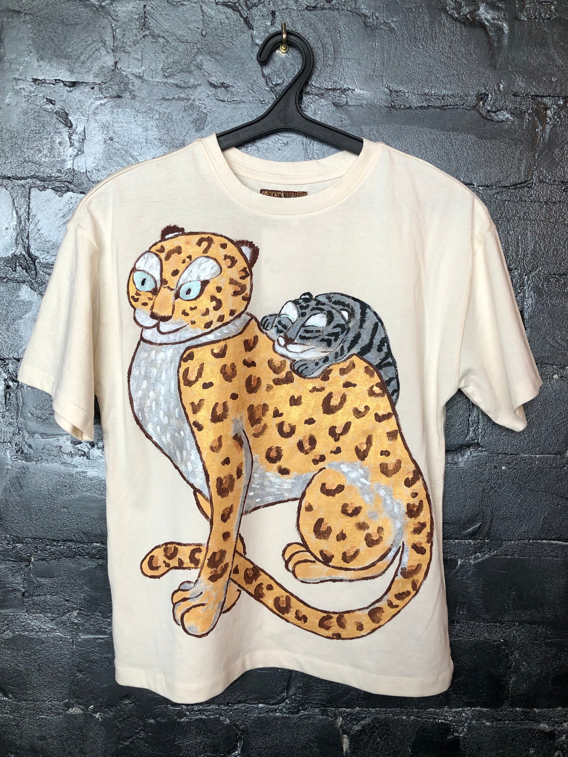 Women's Cool White Short Sleeve Panther T-shirt. Ladies fancy funky t-shirt.