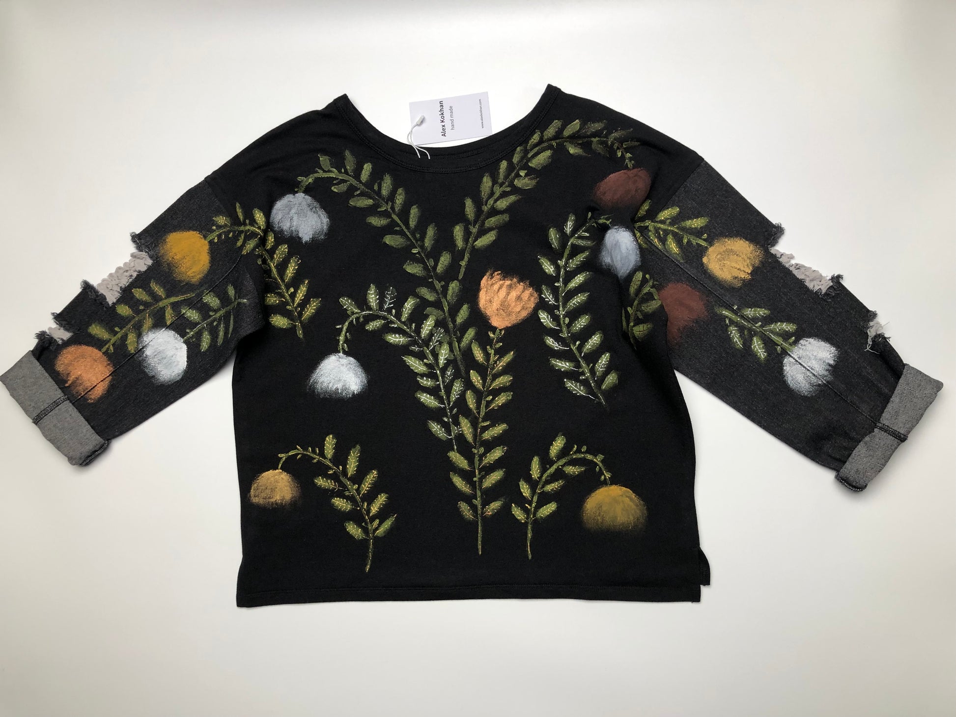 Women's animal and and floral decor print sweatshirt back