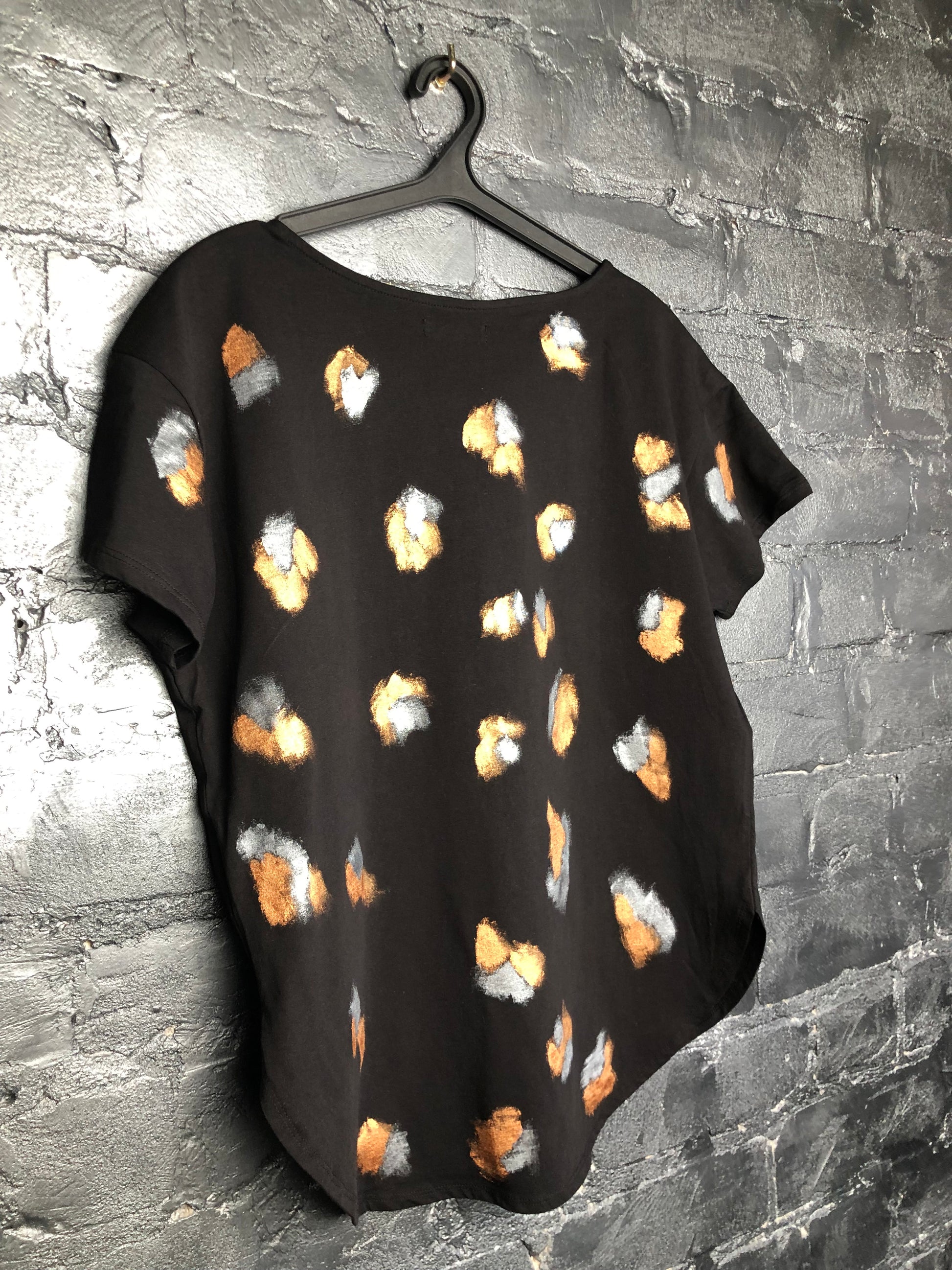 Reverse Leopard Black Short Sleeve Women's best T-shirt
