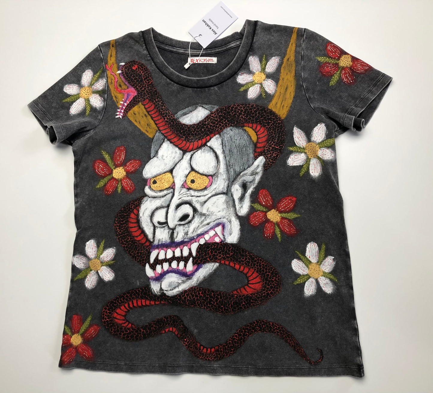 Women's Hannya Demon T -shirt with A Snake and a floral pattern