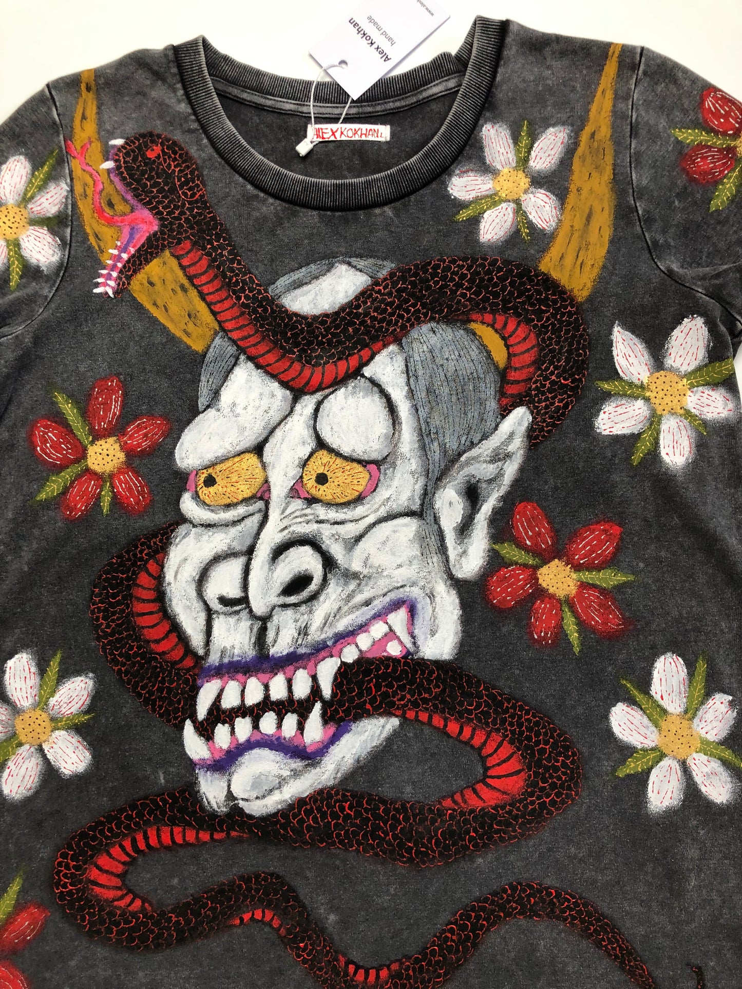 Women's Hannya Demon T -shirt with snakes in the mouth and a Floral Pattern