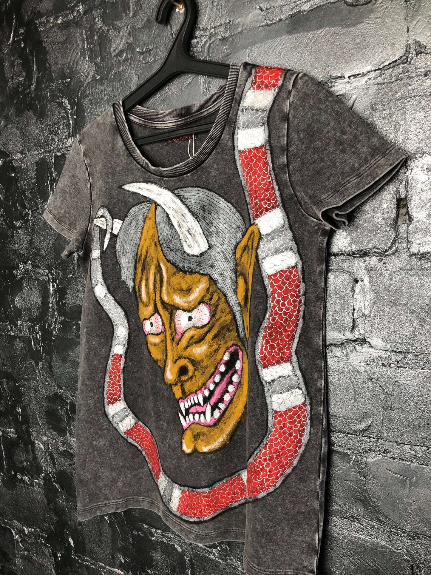 View from the side Women's Hannya Demon Fancy Tattoo T -shirt with A Snake